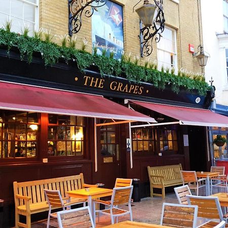 Hotel The Grapes Pub Southampton Zewnętrze zdjęcie